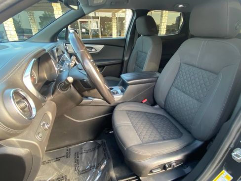 Used 2019 Chevrolet Blazer LT FWD image 12