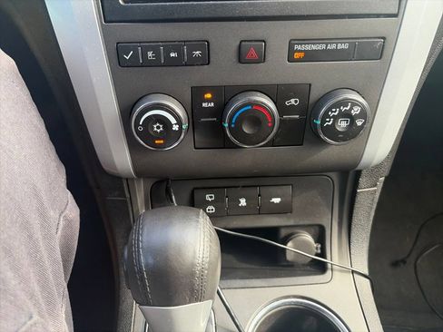 Used 2010 Chevrolet Traverse LT w/ Personal Connectivity Package FWD image 22