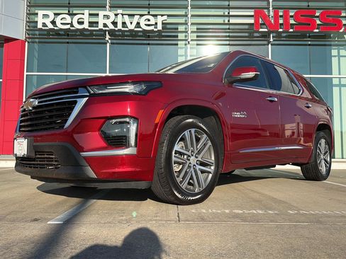 Used 2023 Chevrolet Traverse High Country AWD/4WD image 2