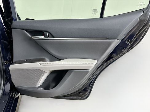 Used 2021 Toyota Camry XLE image 30