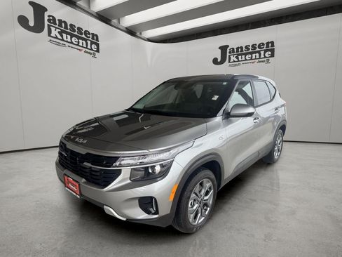 Used 2026 Kia Seltos LX AWD/4WD image 5