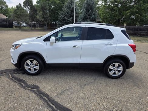 Used 2018 Chevrolet Trax LT w/ LT Convenience Package AWD/4WD image 2