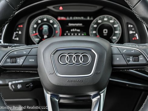 Used 2024 Audi Q8 Premium Plus image 35