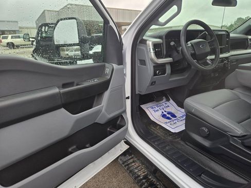 New 2026 Ford F350 4x4 Regular Cab DRW Super Duty image 6