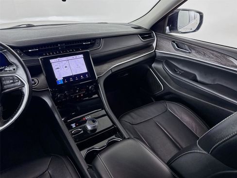 Used 2022 Jeep Grand Cherokee L Limited image 22