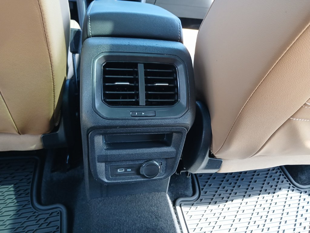 Used 2024 Volkswagen Tiguan SE R-Line w/ MDO Package, Three-Row FWD image 22