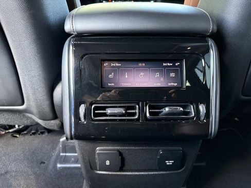 Certified 2023 Lincoln Aviator Reserve w/ Equipment Group 201A image 16