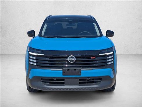 Used 2025 Nissan Kicks SR w/ SR Premium Package image 2