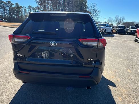Used 2025 Toyota RAV4 XLE image 9