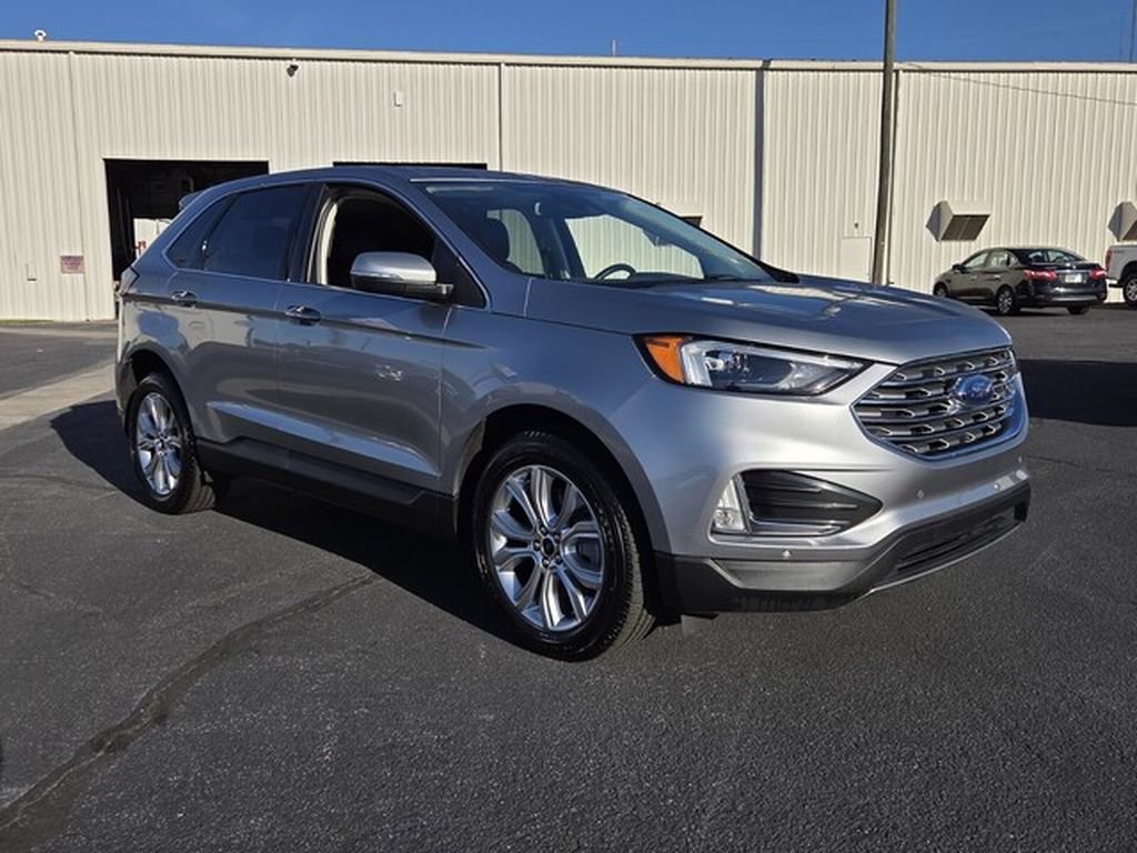 Used 2024 Ford Edge Titanium AWD/4WD image 3