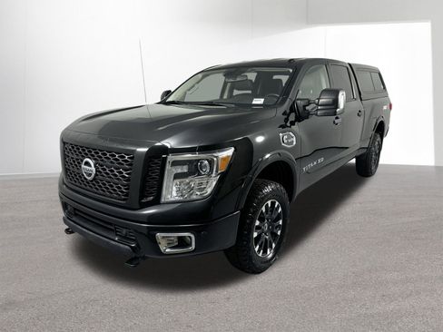 Used 2019 Nissan Titan PRO-4X image 24