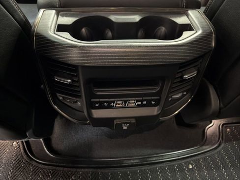 Used 2019 RAM 1500 Limited AWD/4WD image 14