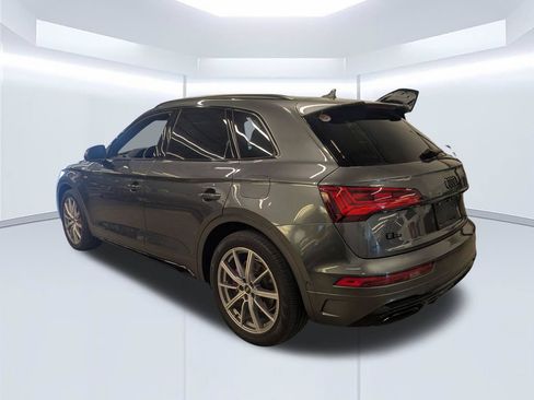 Used 2024 Audi Q5 e Prestige w/ Prestige Package AWD/4WD image 4