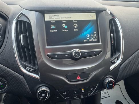 Used 2017 Chevrolet Cruze LT w/ Convenience Package image 13