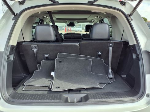 Certified 2025 Honda Pilot Touring image 20