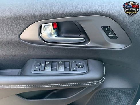 New 2026 Chrysler Pacifica Select w/ S Appearance Package image 10