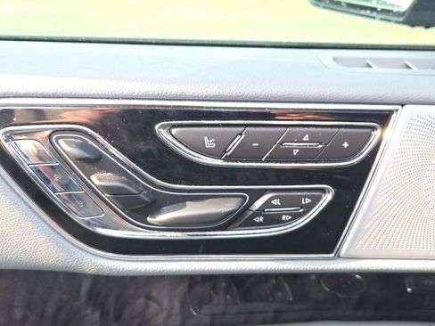 Used 2020 Lincoln Navigator Reserve w/ Luxury Package image 28