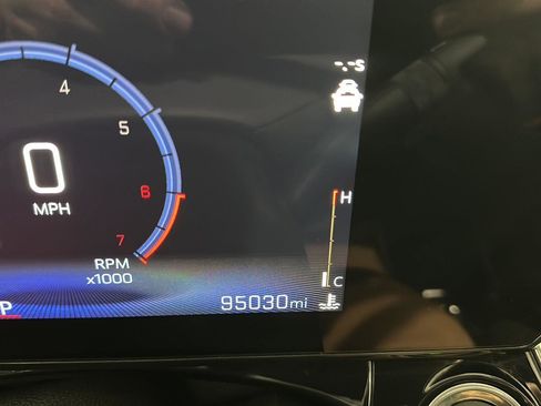 Used 2024 Chevrolet Trax RS w/ Driver Confidence Package image 11