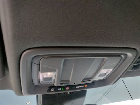 Used 2024 Chevrolet Silverado 2500 Custom w/ Custom Value Package image 30