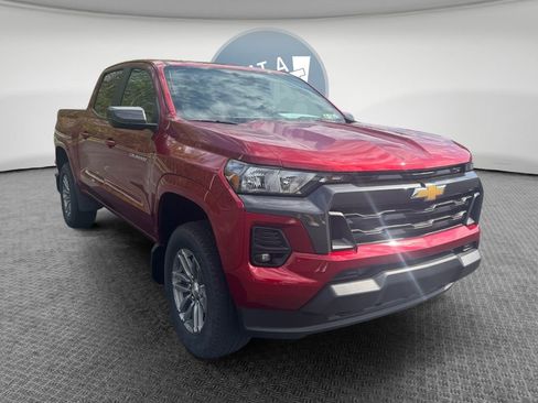 Used 2024 Chevrolet Colorado LT w/ LT Convenience Package AWD/4WD image 1