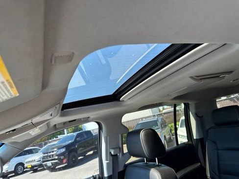 Used 2016 GMC Yukon XL Denali w/ Open Road Package AWD/4WD image 16