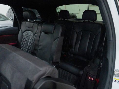 Used 2020 Audi SQ7 Prestige image 26