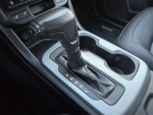 Used 2019 Chevrolet Colorado ZR2 image 35