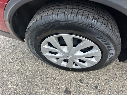 Used 2019 Nissan Rogue S image 17