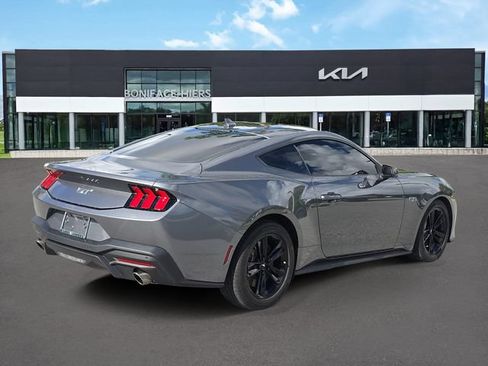 Used 2025 Ford Mustang GT RWD image 4