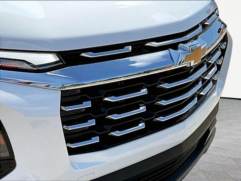 Used 2026 Chevrolet Equinox LT FWD image 32
