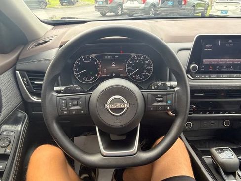 Used 2023 Nissan Rogue SV AWD/4WD image 11