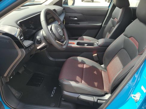 New 2026 Nissan Kicks SR FWD image 18