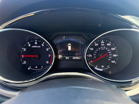 Used 2015 Kia Sedona SX FWD image 11