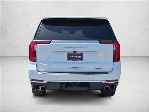Used 2025 GMC Yukon XL Denali AWD/4WD image 7