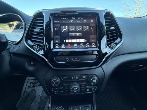 Used 2019 Jeep Cherokee Limited image 26