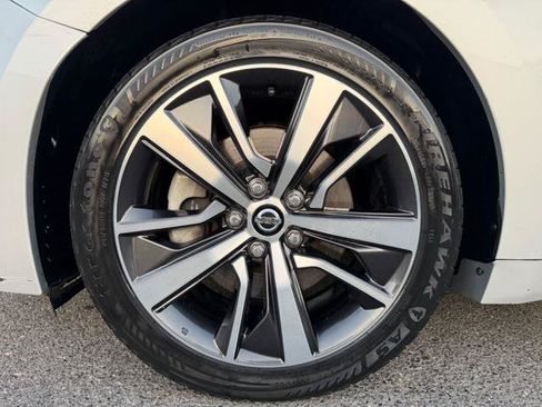 Used 2020 Nissan Maxima 3.5 SV w/ Floor Mat Group FWD image 24