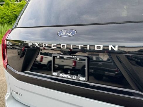 Used 2025 Ford Expedition Active AWD/4WD image 20