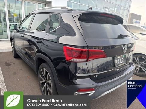 Used 2023 Volkswagen Taos SE w/ Panoramic Sunroof Package image 9