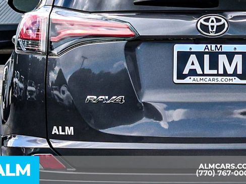 Used 2017 Toyota RAV4 LE w/ Carpet Mat Package AWD/4WD image 13