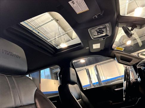 Used 2020 Chevrolet Silverado 1500 High Country w/ Technology Package image 22