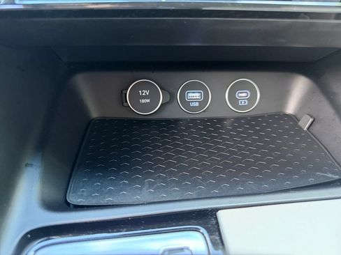 Used 2024 Genesis G70 2.5T AWD/4WD image 19