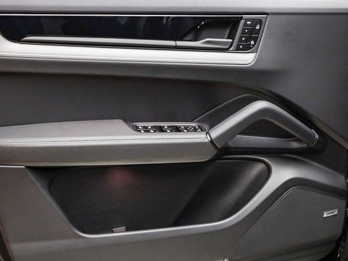 Certified 2026 Porsche Cayenne image 23