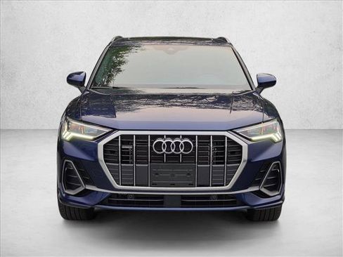 Certified 2025 Audi Q3 2.0T Premium w/ Convenience Package AWD/4WD image 2