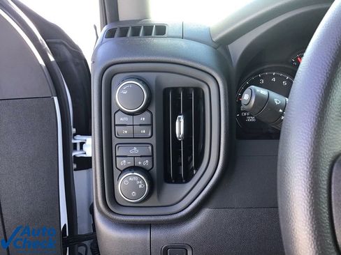 Used 2026 Chevrolet Silverado 1500 Custom Trail Boss w/ Turbomax Blackout Package AWD/4WD image 32