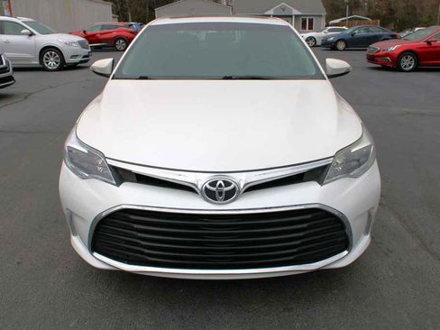 Used 2016 Toyota Avalon XLE Premium image 3