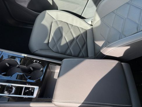 New 2026 Volkswagen Atlas SE image 14