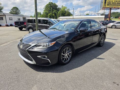 Used 2017 Lexus ES 350 w/ Luxury Package FWD image 7