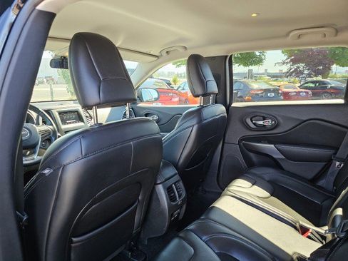 Used 2019 Jeep Cherokee Latitude Plus image 26