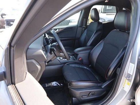 Certified 2024 Ford Escape ST-Line image 9