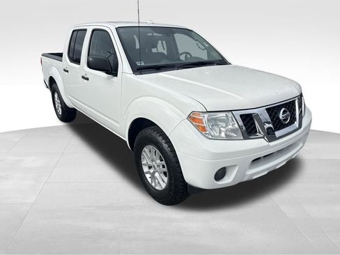 Used 2016 Nissan Frontier SV image 7